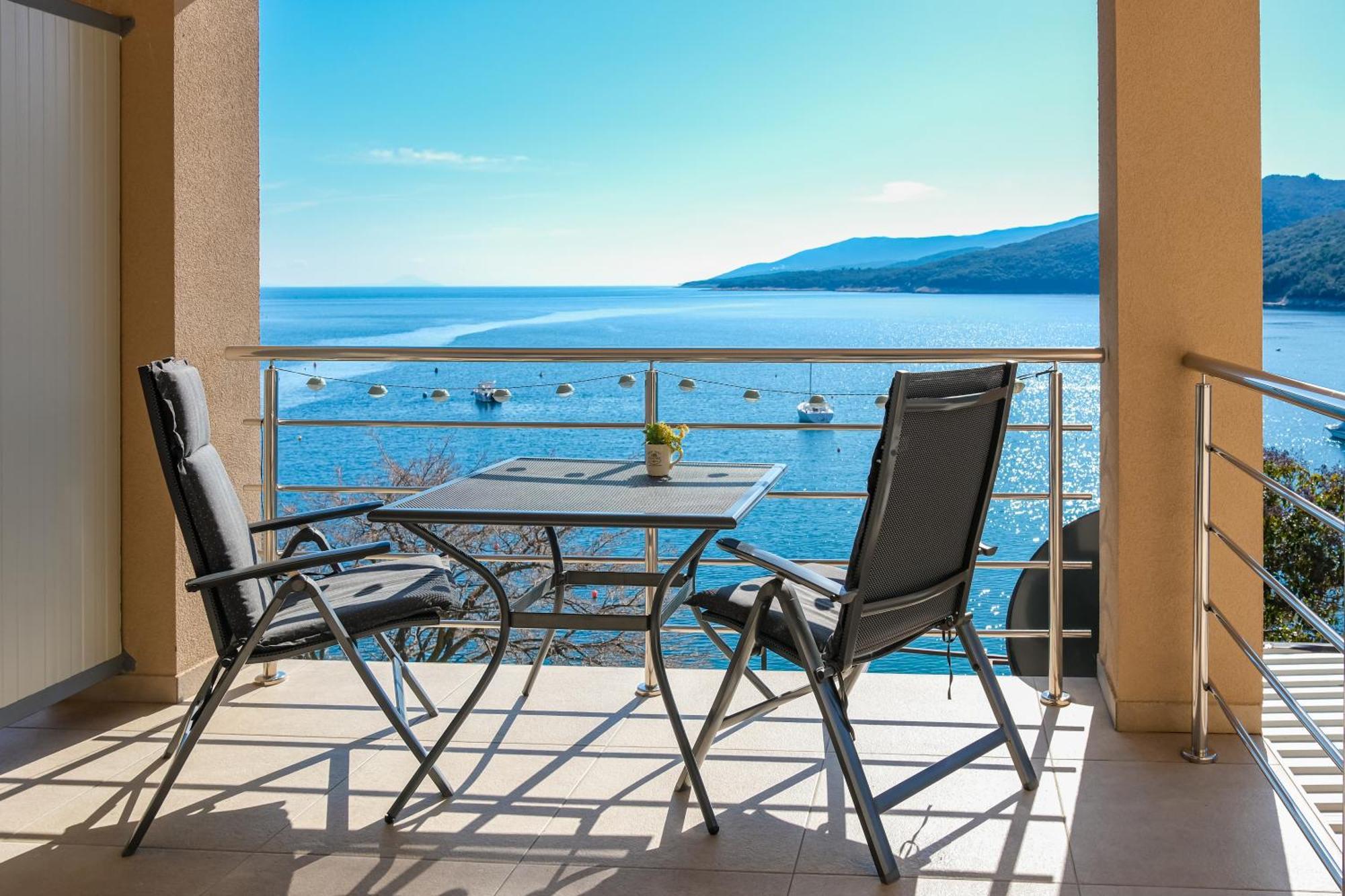 Studio Apartment Above Promenade W Terrace & Parking Rabac Exteriér fotografie