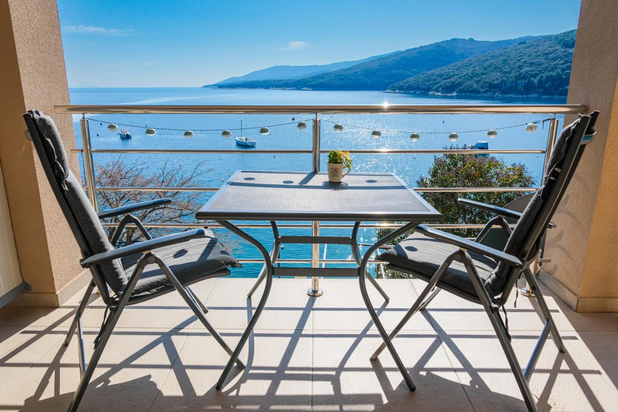 Studio Apartment Above Promenade W Terrace & Parking Rabac Exteriér fotografie