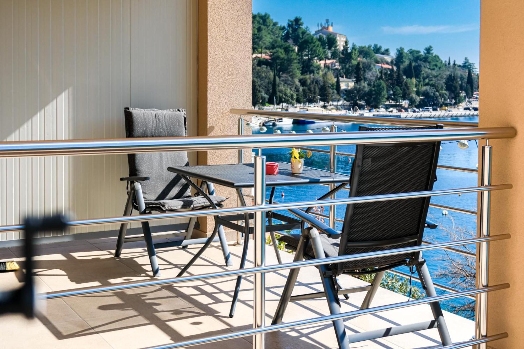 Studio Apartment Above Promenade W Terrace & Parking Rabac Exteriér fotografie